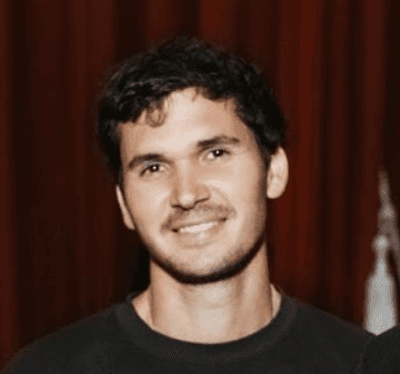 Lucas Poelman, founder of PeachWeb on The Pitch